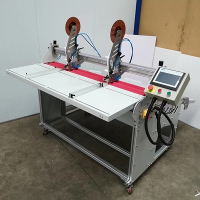 क्राफ्ट पेपर और पीवीसी बोर्ड के लिए पीएलसी चिपकने वाली टेप एप्लिकेटर मशीन